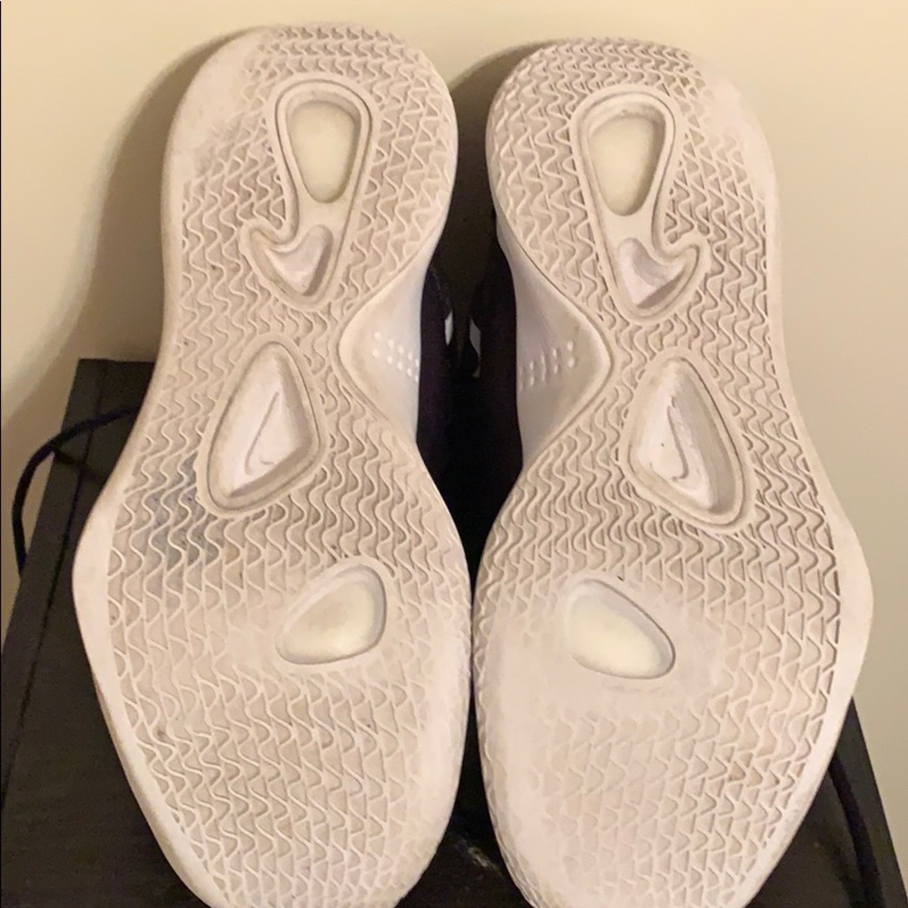 Nike HyperDunk Basketball Shoe - Picture 5 of 5